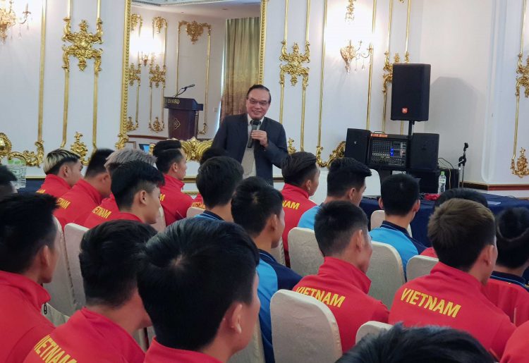 PGS.TS Nguyễn Xuân Ninh chia sẻ những nguyên tắc cốt yếu trong việc bảo đảm năng lượng cho tập luyện và thi đấu