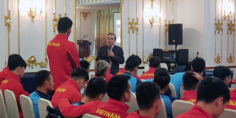Cập nhật kiến thức về dinh dưỡng thể thao cho các cầu thủ ĐT Việt Nam