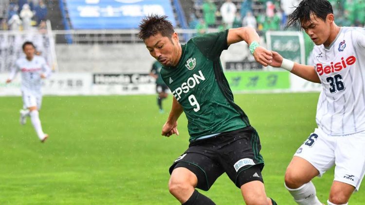 Tiền đạo Takasaki Hiroyuki đã thi đấu 324 trận đấu, ghi 84 bàn thắng