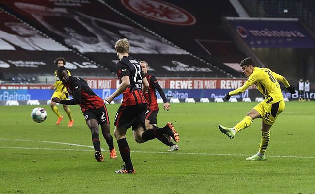 Dortmund tiếp tục không thắng ở Bundesliga, hoà tỉ số 1-1 với Frankfurt