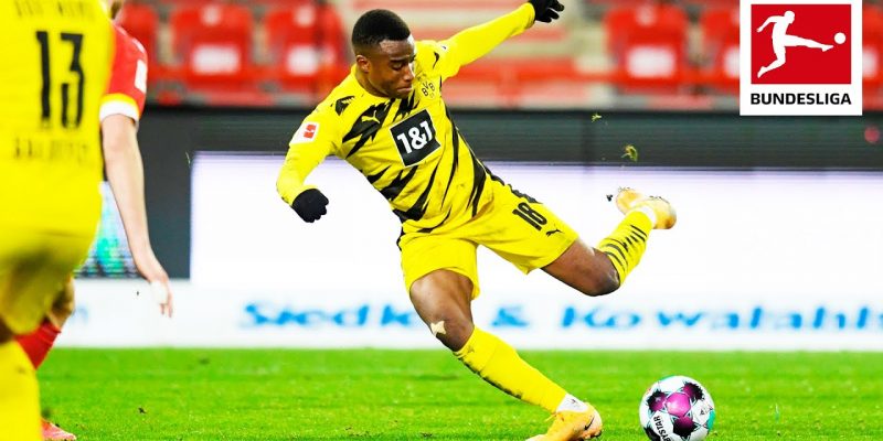 Youssoufa Moukoko – cầu thủ trẻ tuổi đầy triển vọng